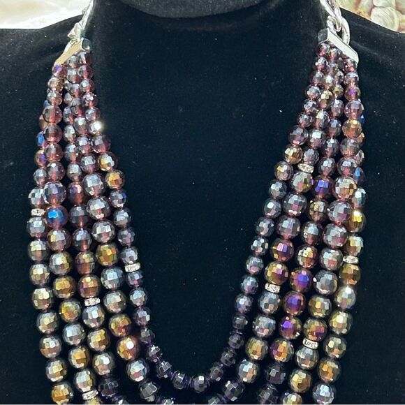 Elegant Multicolor Beaded Necklace - Picture 8 of 10